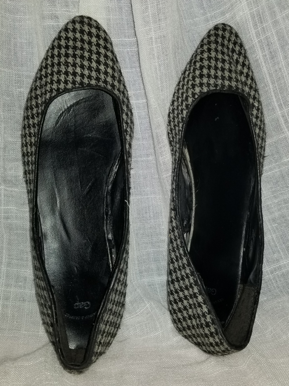 GAP 8 Black & White Houndstooth Pointed-Toe Ballet Flats With Black Interior
